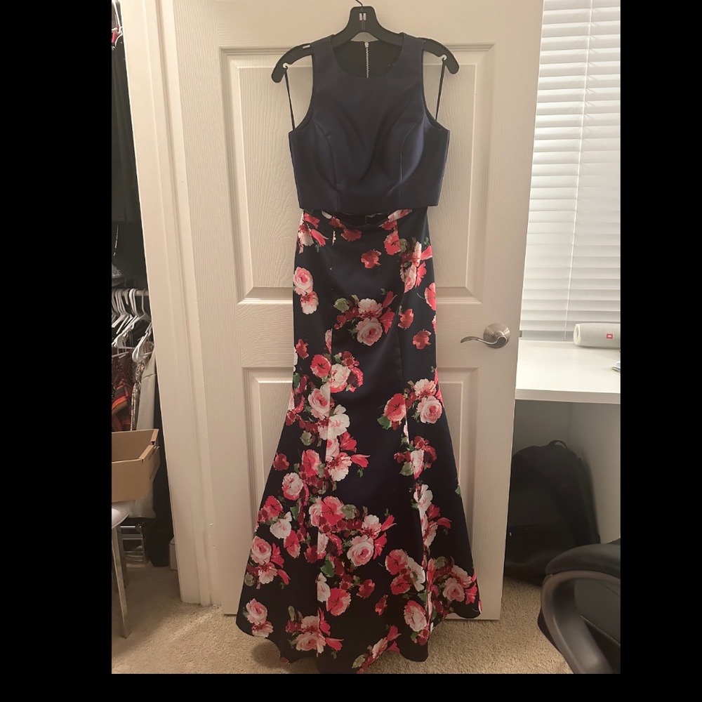Avery G two pieces dress.